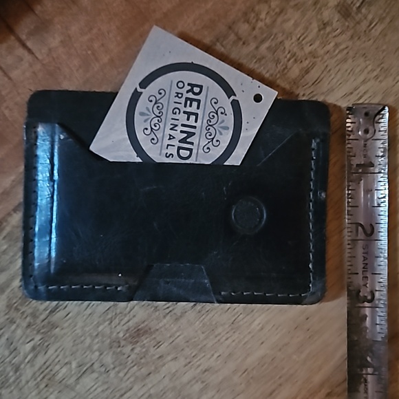 New never used refind card case wallet - Picture 4 of 4